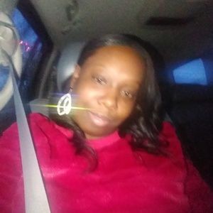 Meet your Posher, Akia